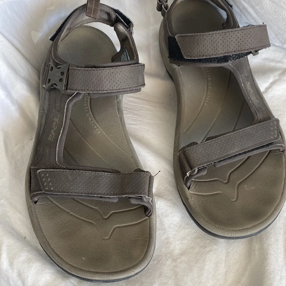 Men’s Teva Sandals Size 11